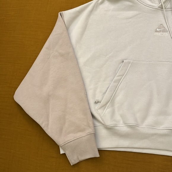 Nike ACG Therma-FIT
Women's "Tuff Knit" Fleece Hoodie - Picture 3 of 14